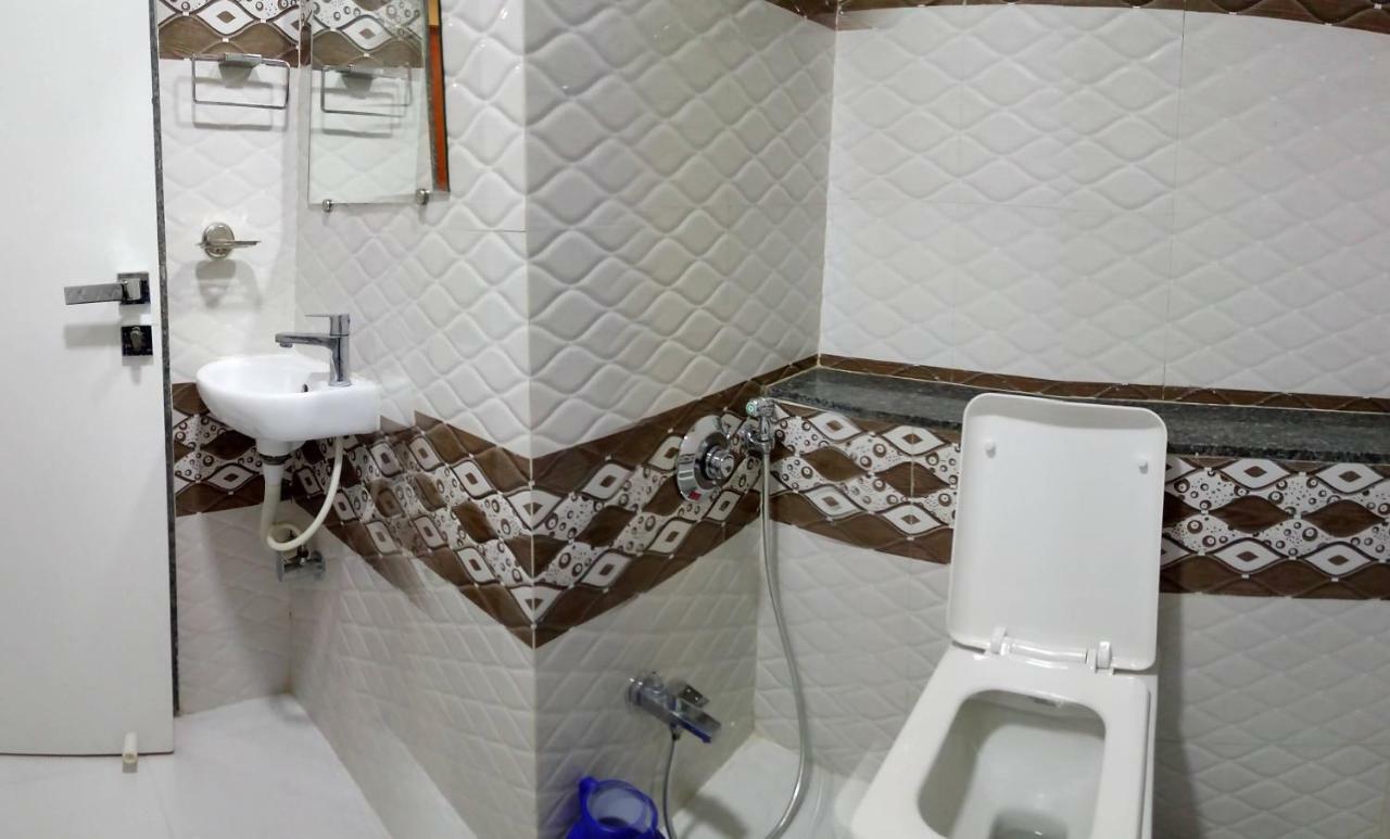 Hotel Shahi Darbar Navsari Eksteriør billede